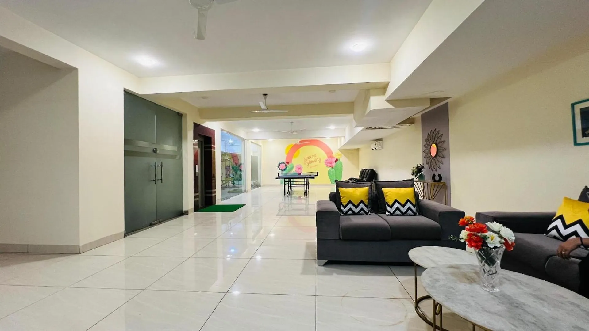 Appartamento Bluo Studio1 Golf Course Road, Gym, Balcony Garden Gurgaon India
