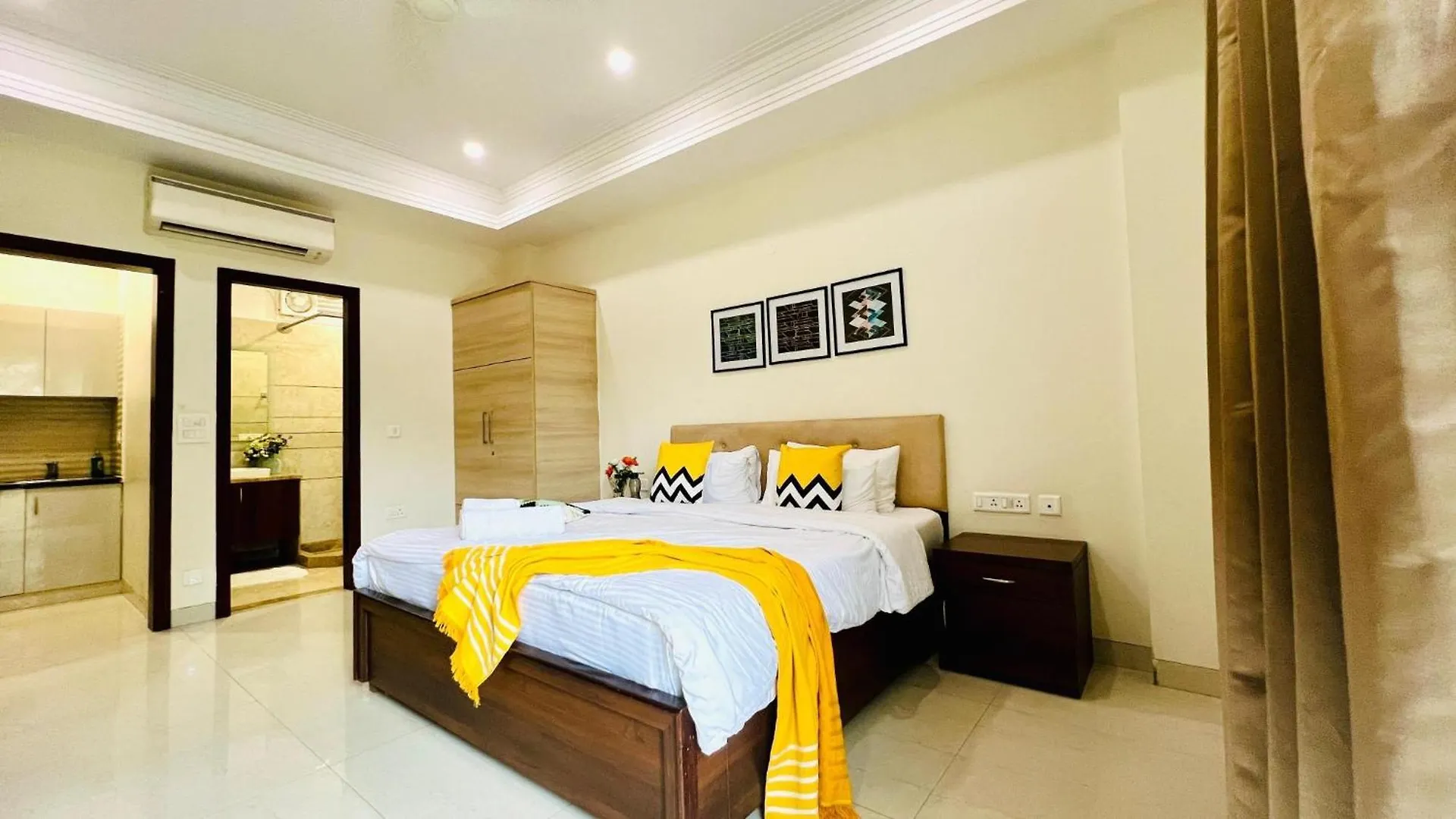 Bluo Studio1 Golf Course Road, Gym, Balcony Garden Gurgaon 0*,  Indie